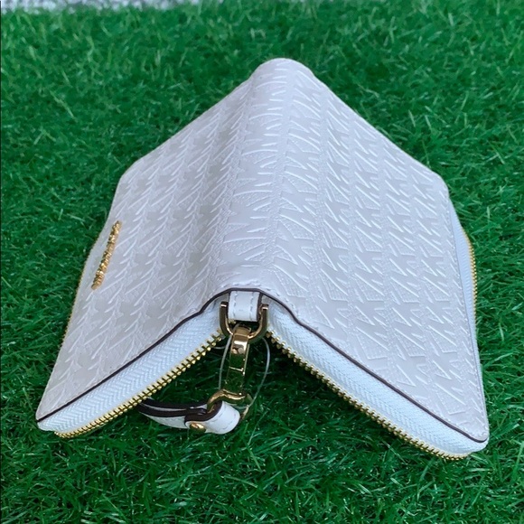 MICHAEL KORS JET SET TRAVEL LG FLAT MF PHN CASE - Picture 6 of 16